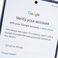 Odblokowanie urządzenia / usunięcie konta Google FRP w Samsungu Galaxy